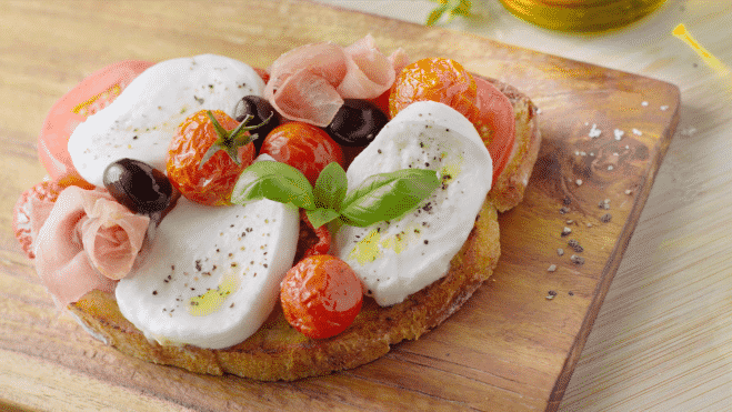 Fresco : Tomate, Mozzarella Fior Di Latte, Tomate confite, Jambon blanc, Roquette, Olive…15,00 €